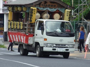 須賀神社神輿市内渡御