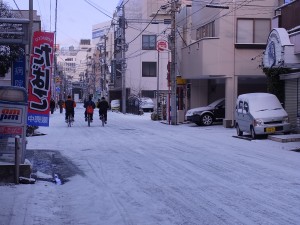 １６日朝